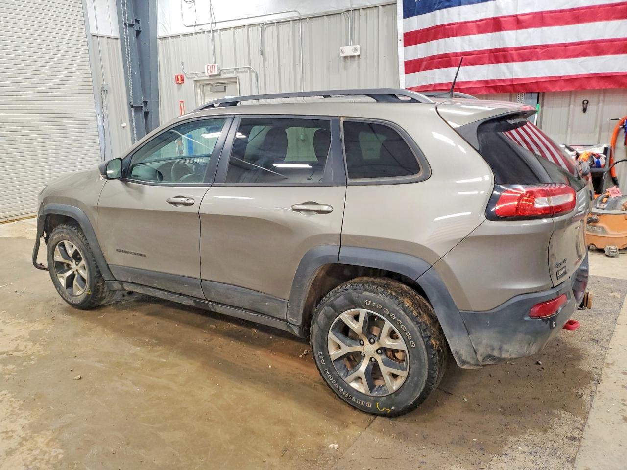 2017 JEEP CHEROKEE TRAILHAWK photo 2