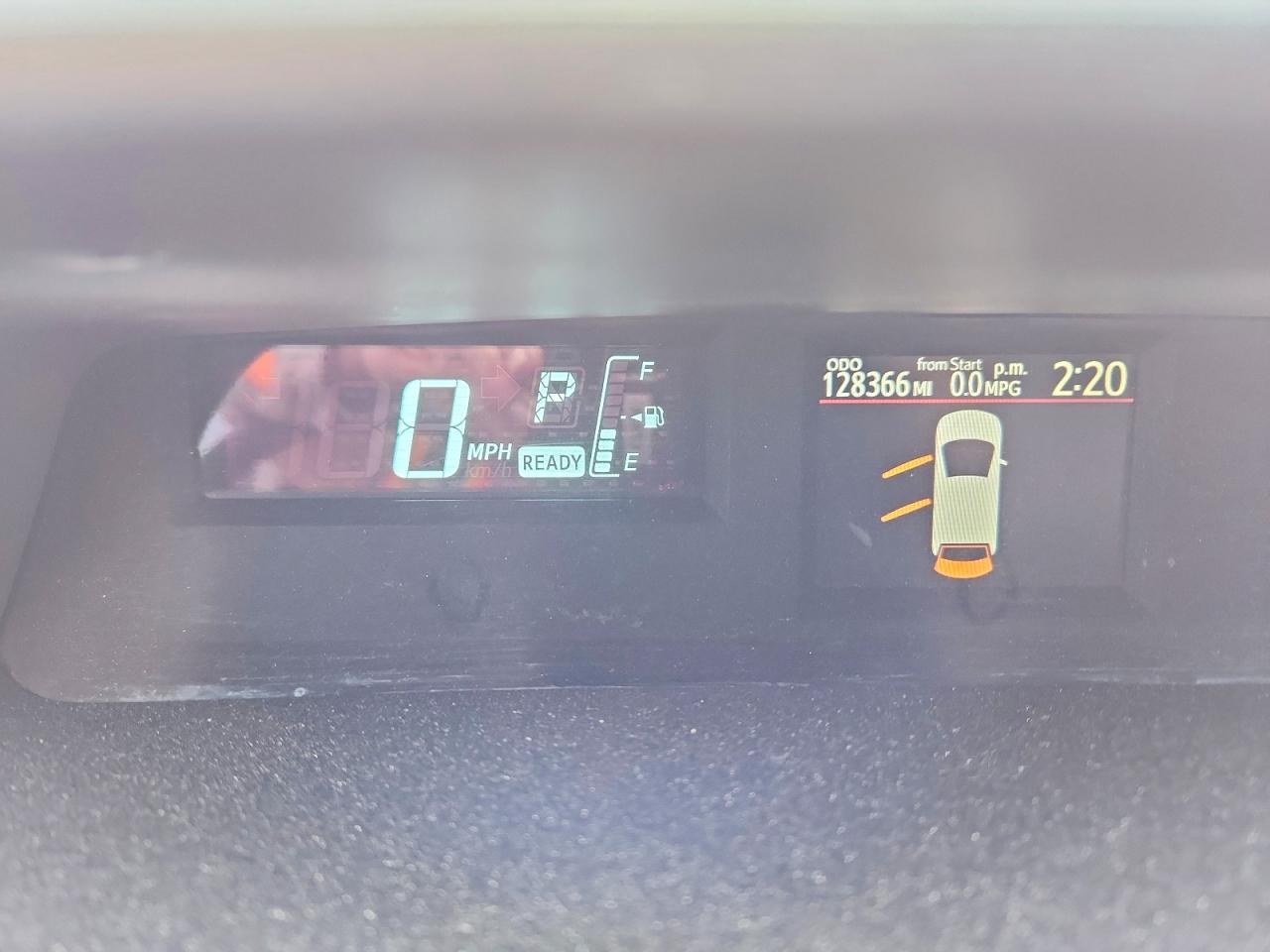 2014 TOYOTA PRIUS C photo 9