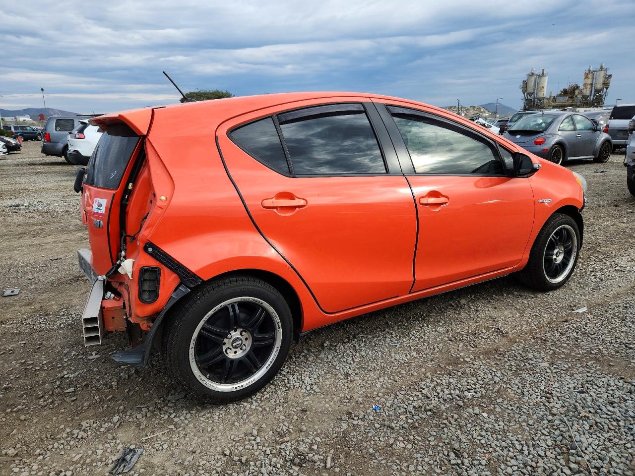 2014 TOYOTA PRIUS C photo 3