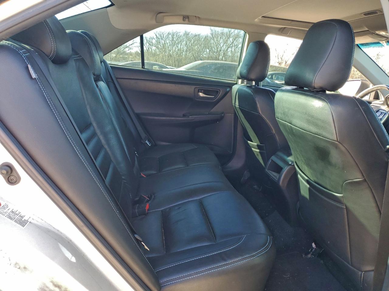 2016 TOYOTA CAMRY LE photo 10