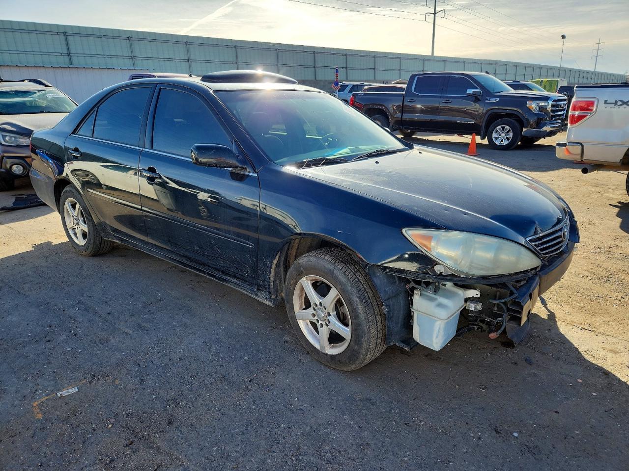 2005 TOYOTA CAMRY LE photo 4