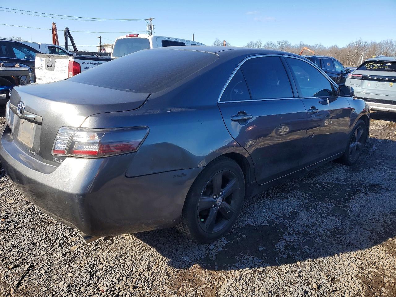 2009 TOYOTA CAMRY SE photo 3