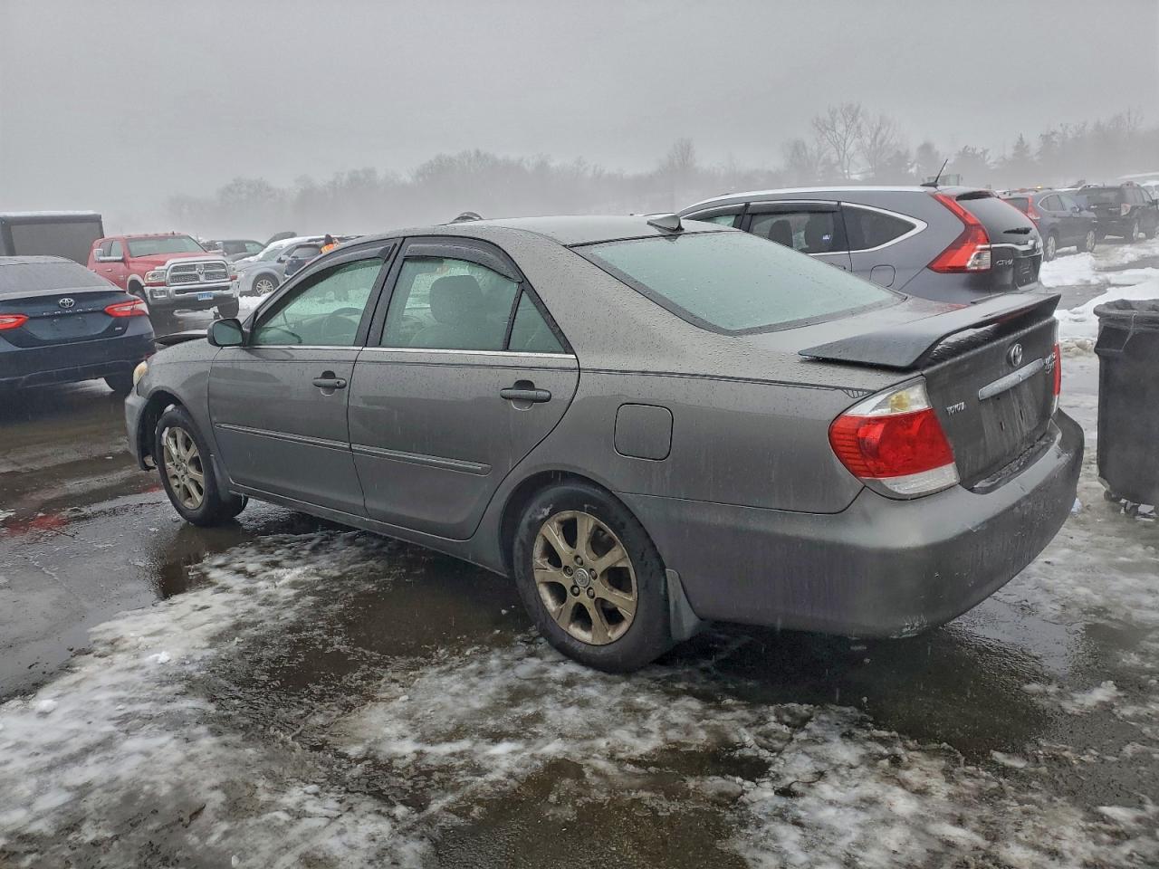 2006 TOYOTA CAMRY LE photo 2