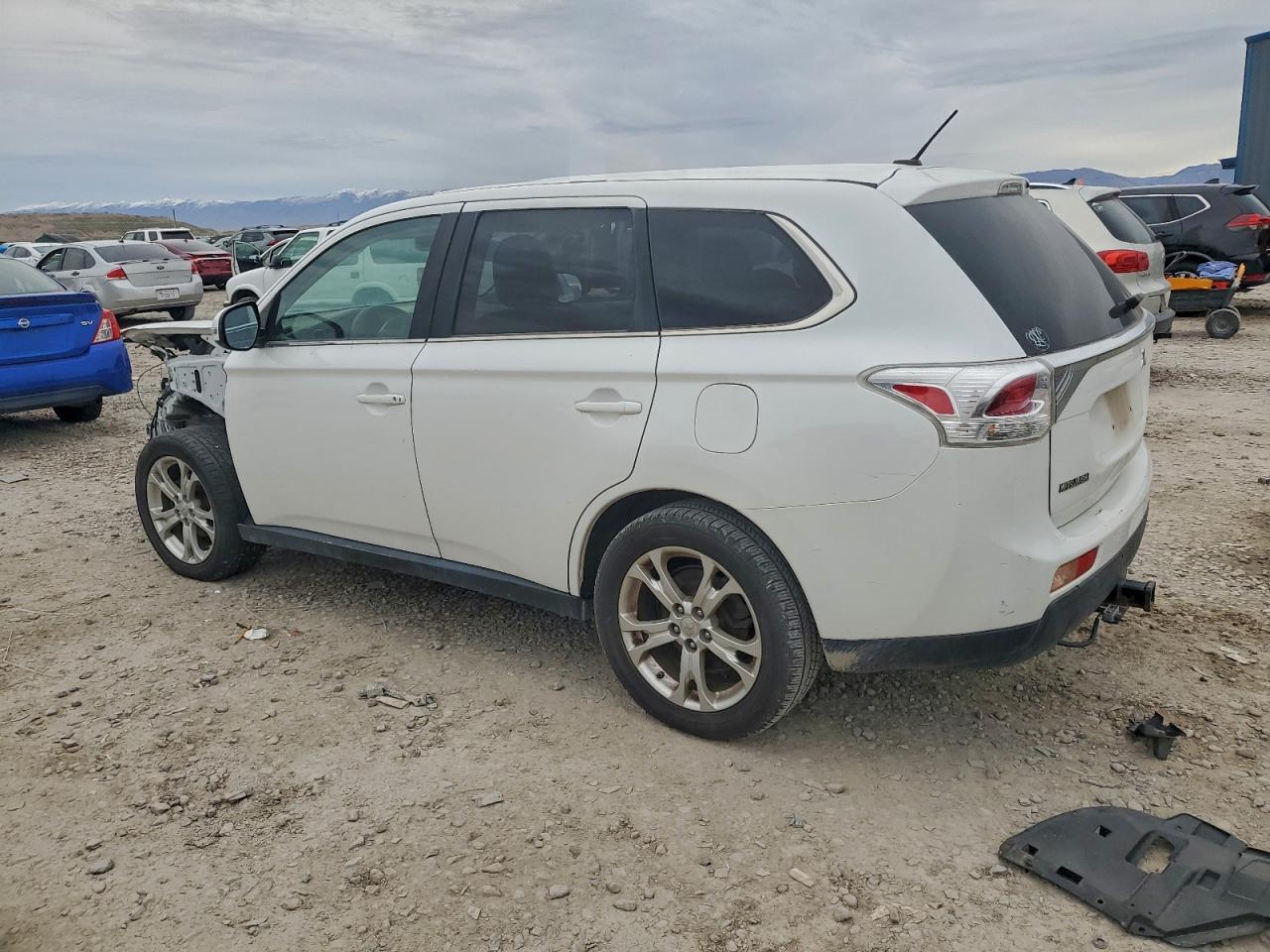 2014 MITSUBISHI OUTLANDER GT photo 2