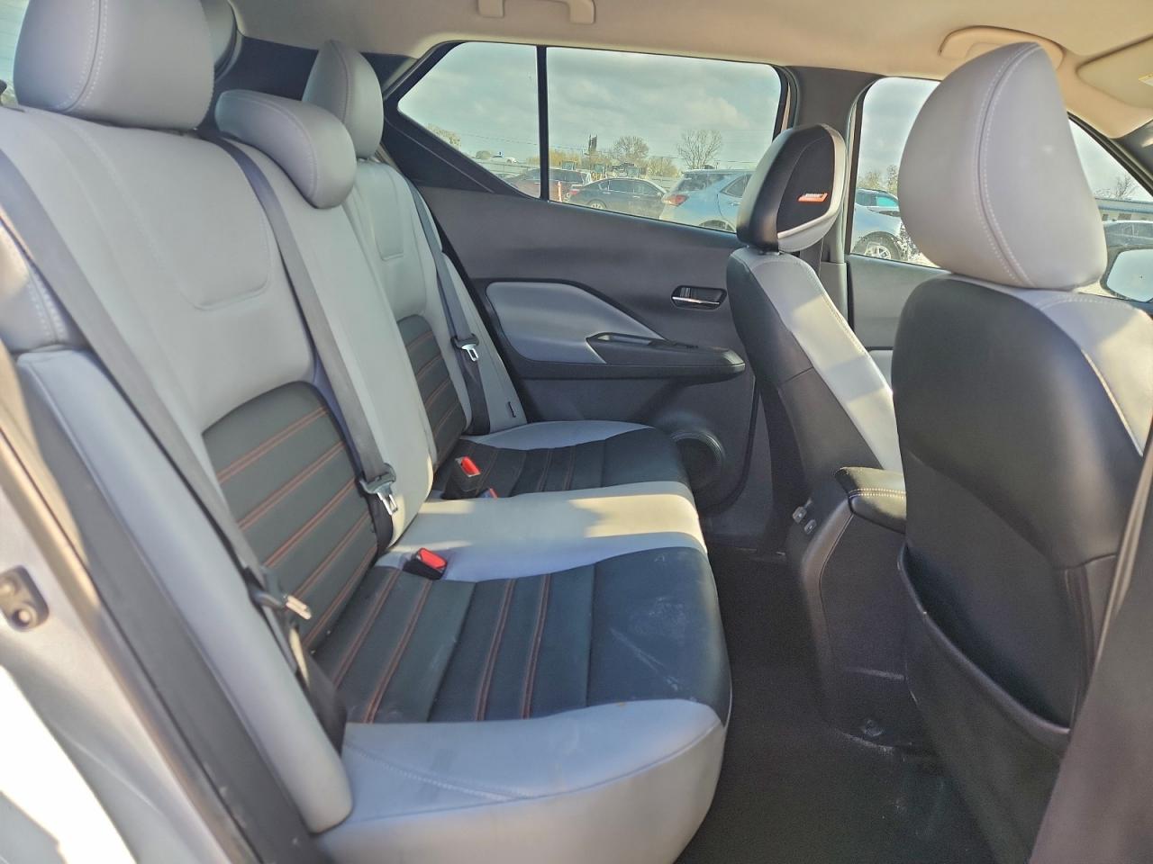 2021 NISSAN KICKS SR photo 11