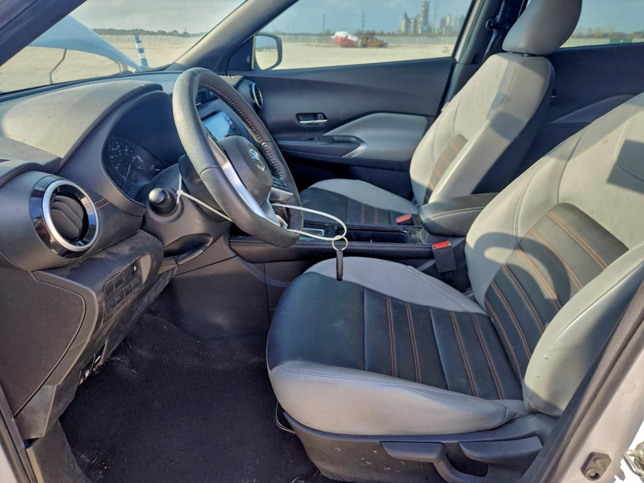 2021 NISSAN KICKS SR photo 7