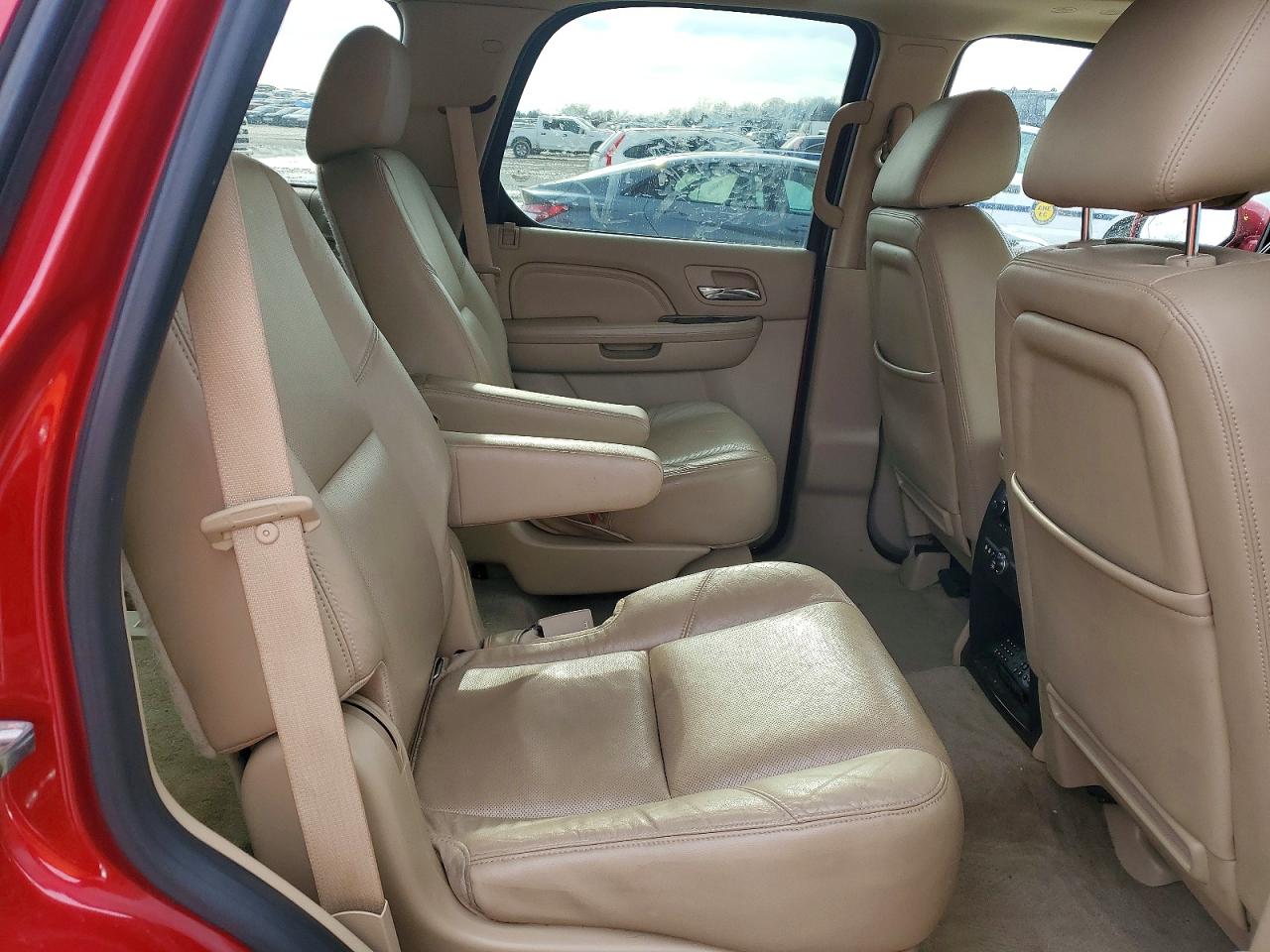 2012 CADILLAC ESCALADE PREMIUM photo 11