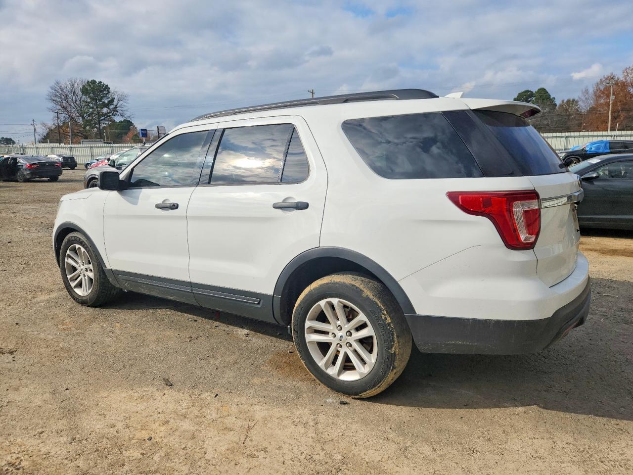 2016 FORD EXPLORER photo 2