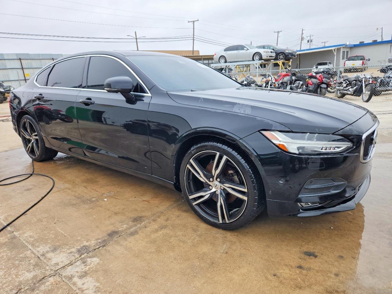 2018 VOLVO S90 T5 MOMENTUM photo 4