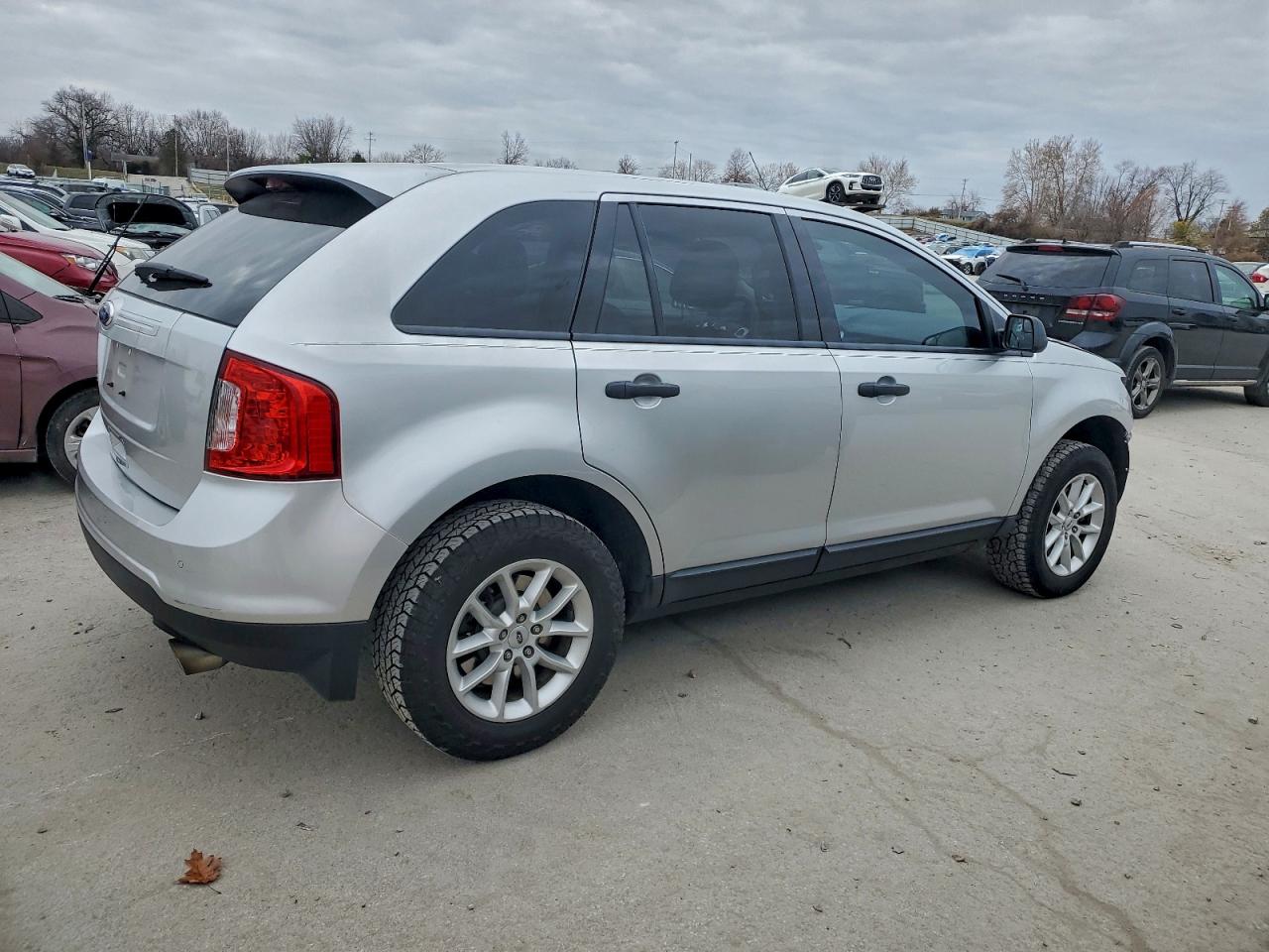 2013 FORD EDGE SE photo 3