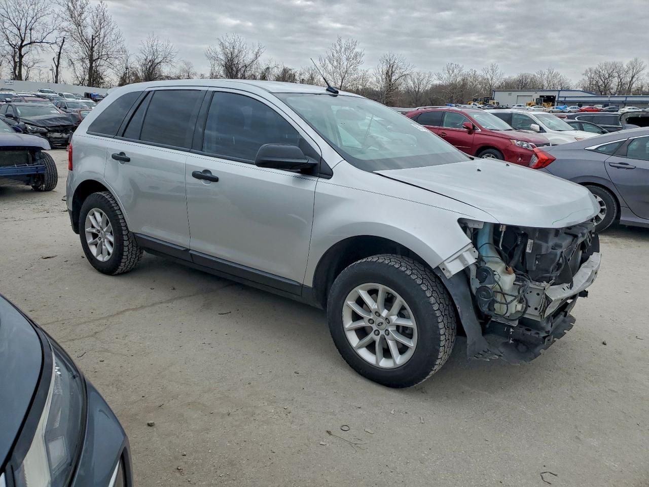 2013 FORD EDGE SE photo 4