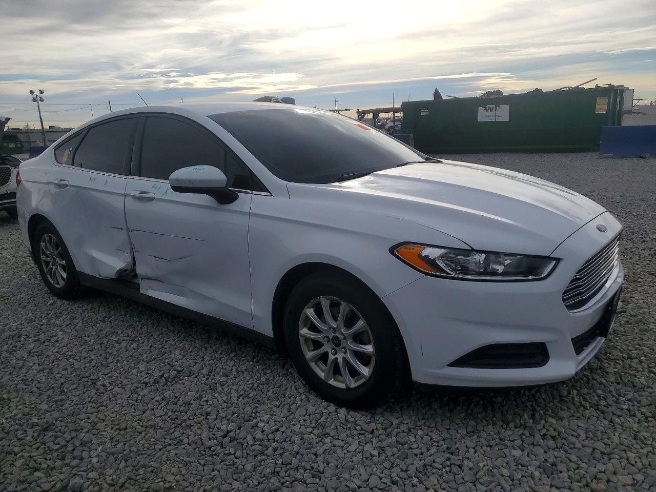 2015 FORD FUSION S photo 4