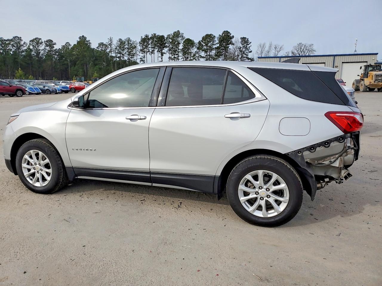 2018 CHEVROLET EQUINOX LT photo 3