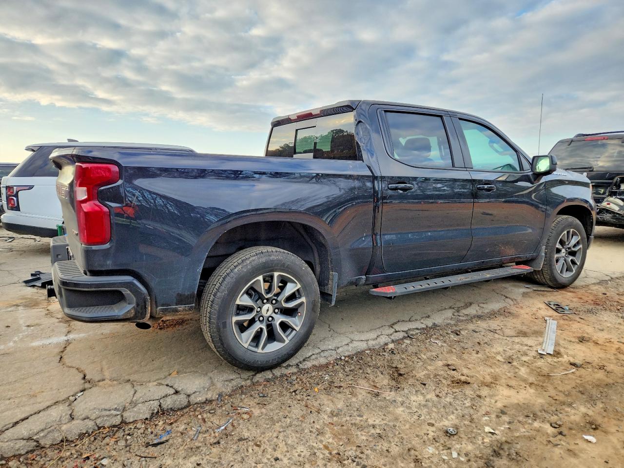 2024 CHEVROLET SILVERADO C1500 RST photo 3