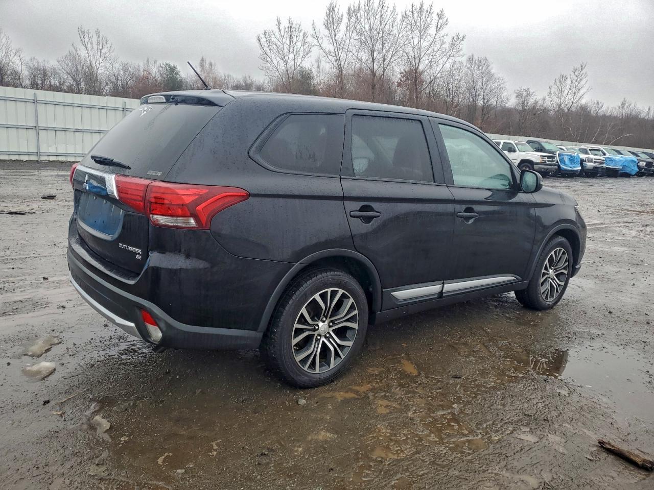 2016 MITSUBISHI OUTLANDER SE photo 3