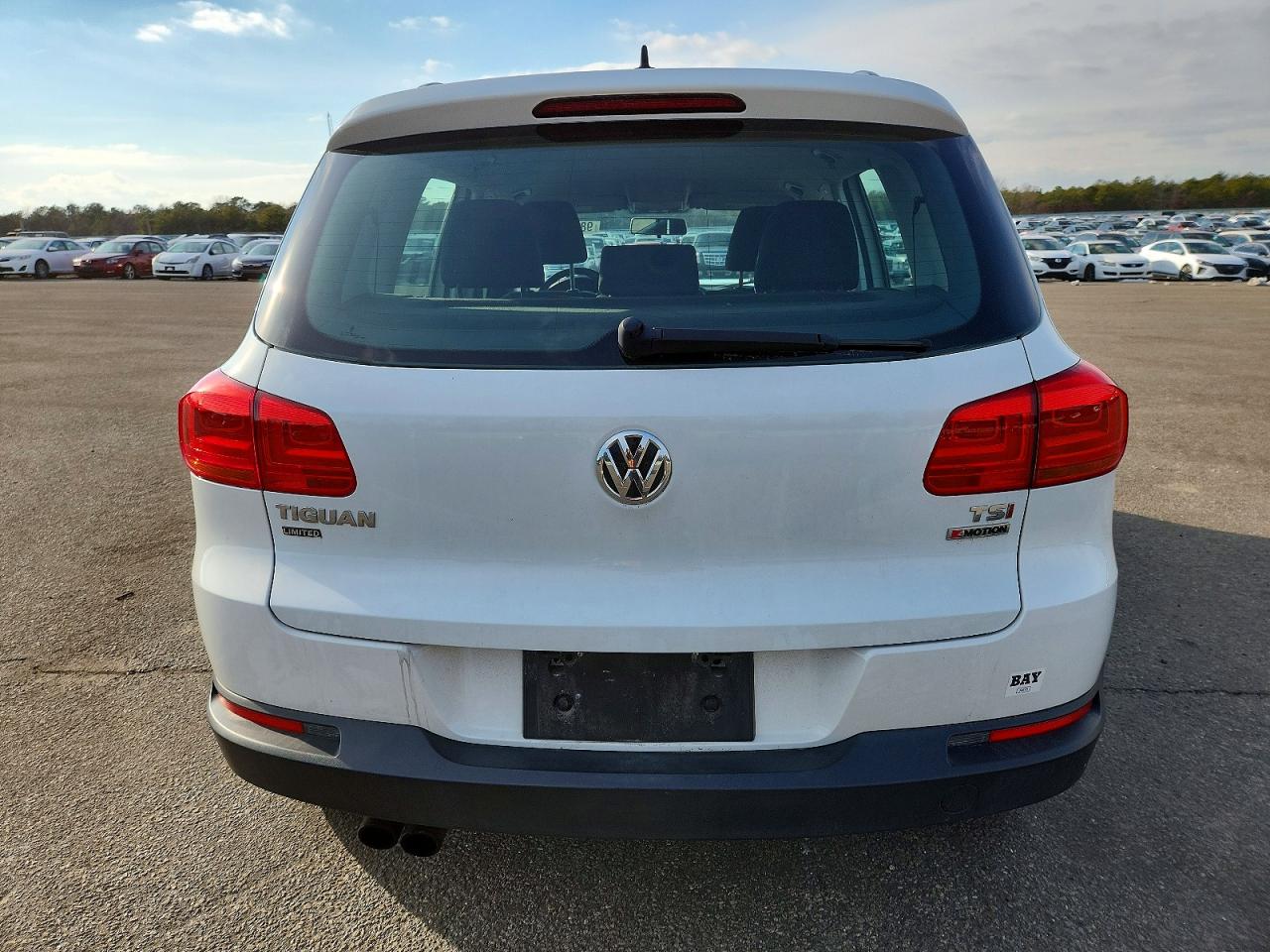 2017 VOLKSWAGEN TIGUAN S photo 11