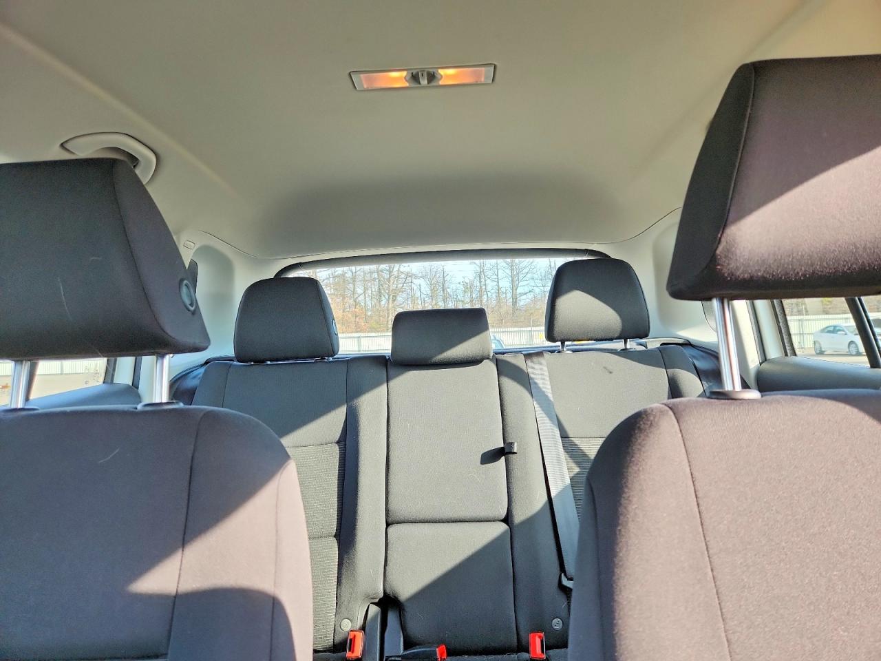 2017 VOLKSWAGEN TIGUAN S photo 19