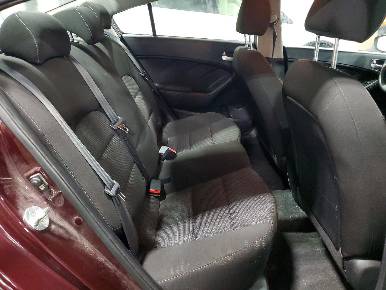 2017 KIA FORTE LX photo 28