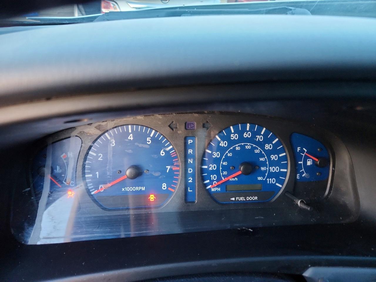 2002 TOYOTA SIENNA LE photo 9