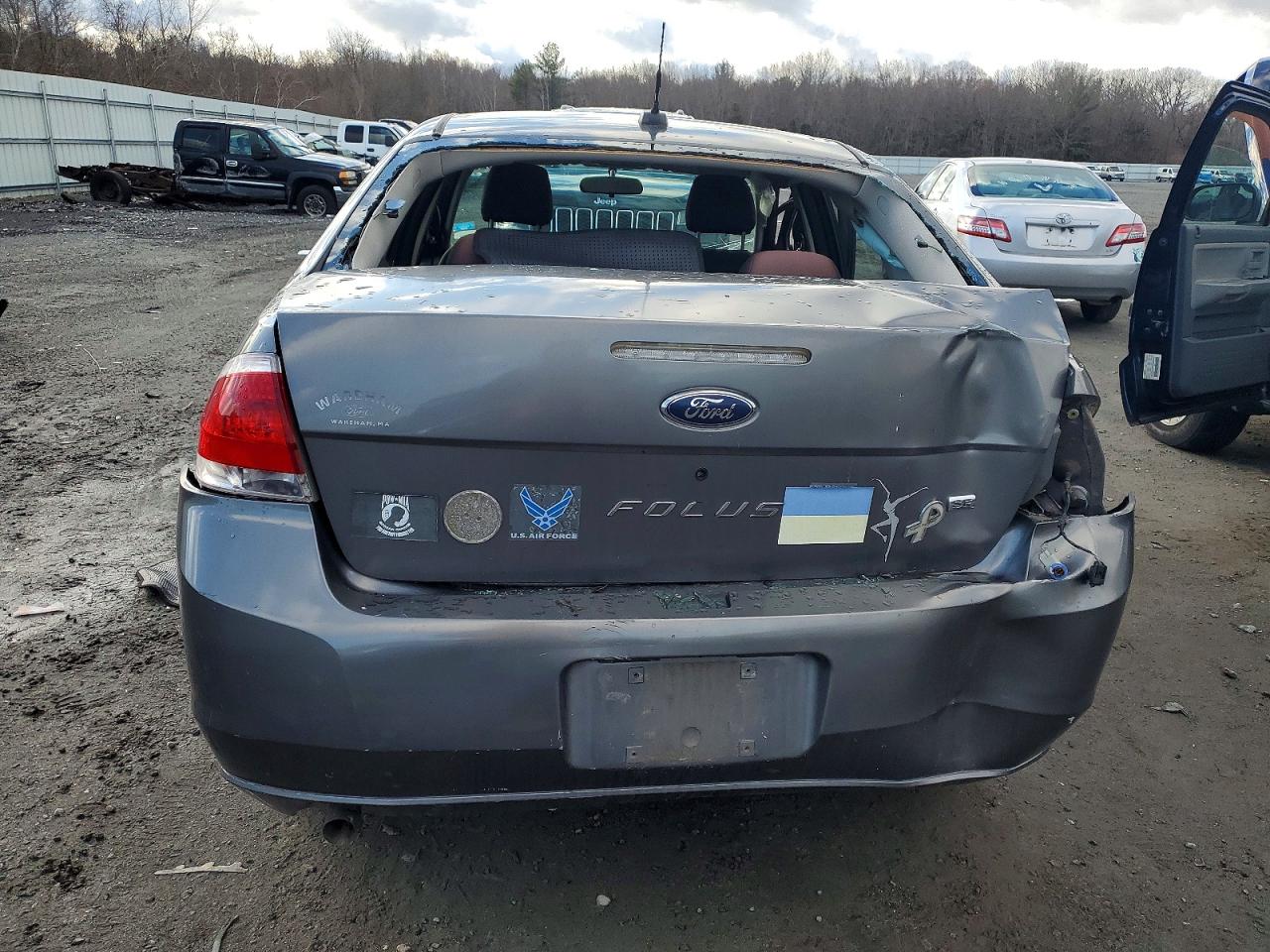 2009 FORD FOCUS SE photo 6