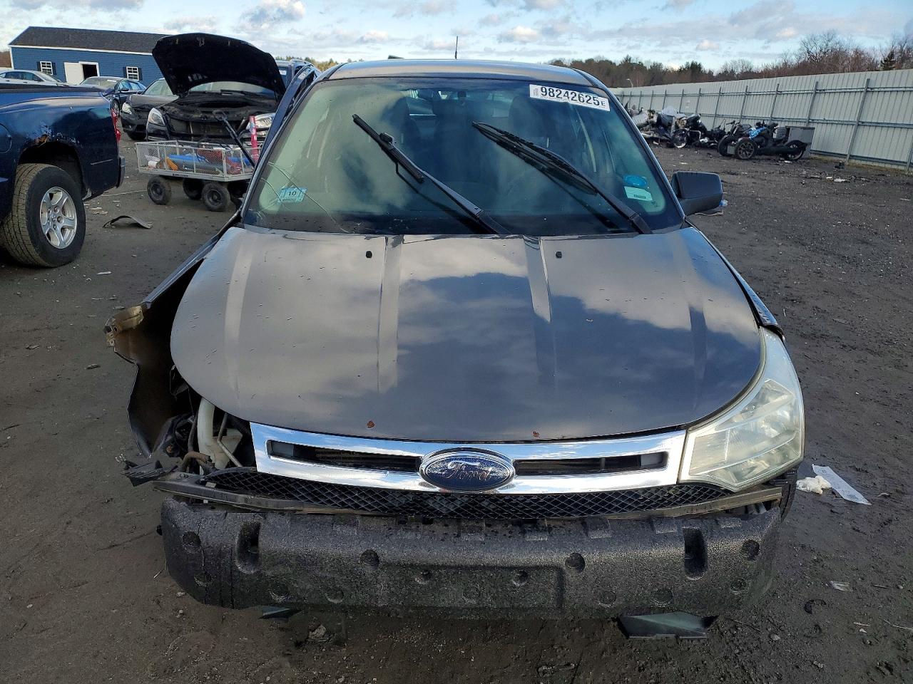 2009 FORD FOCUS SE photo 5