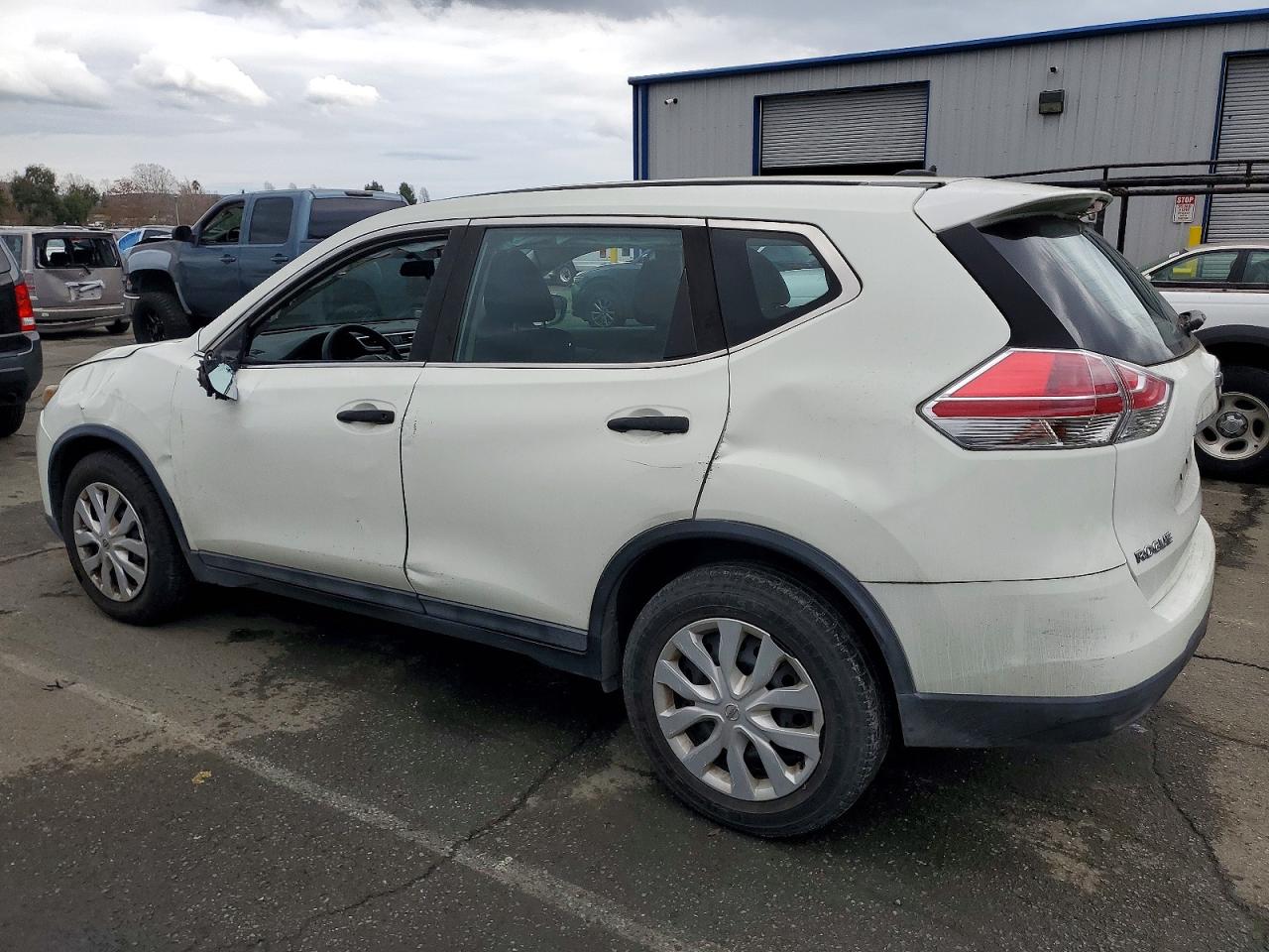 2016 NISSAN ROGUE S photo 2