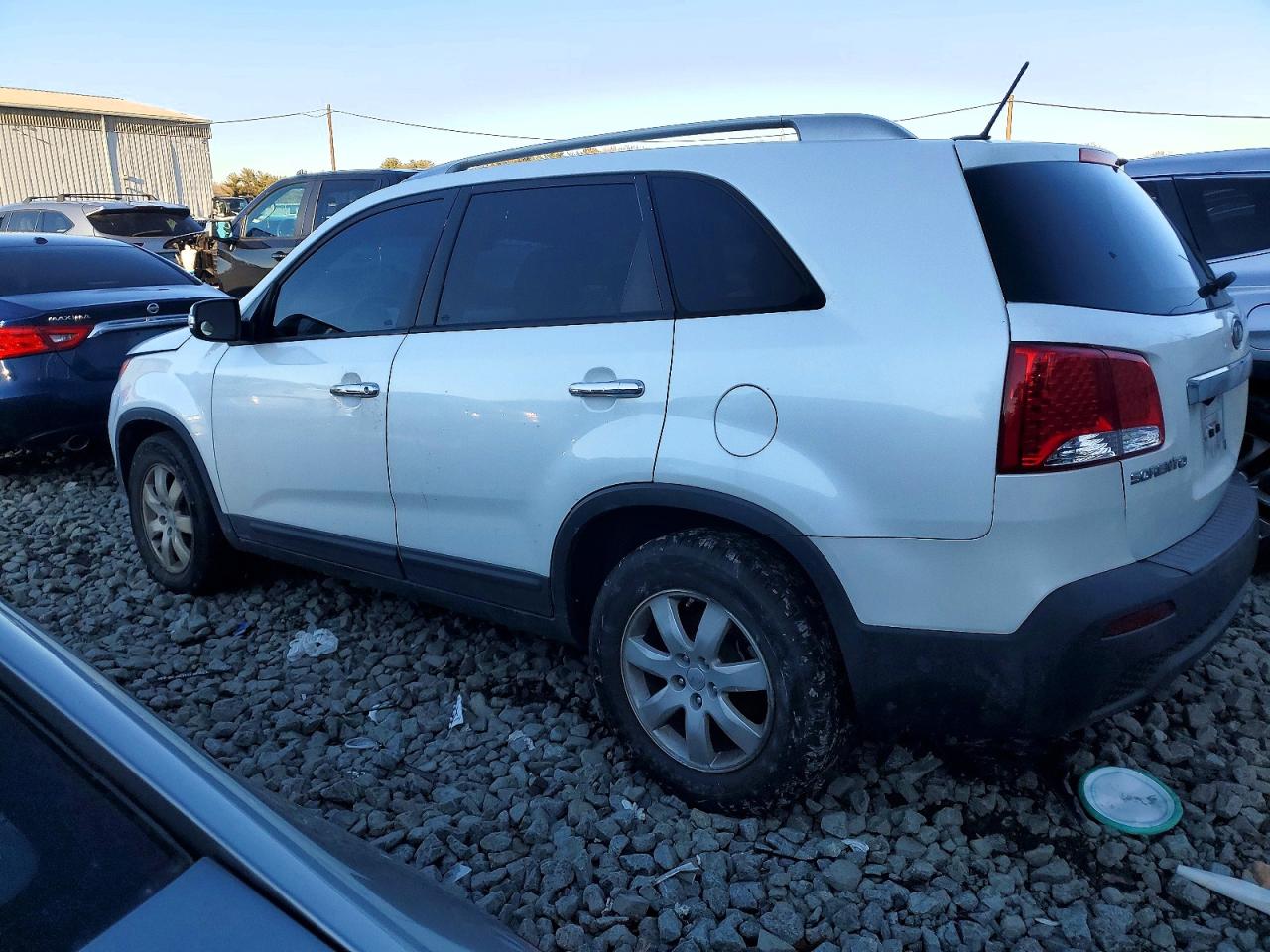 2012 KIA SORENTO BASE photo 2