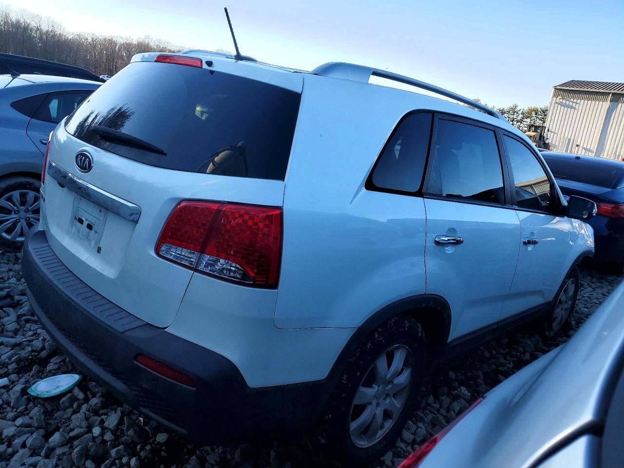 2012 KIA SORENTO BASE photo 3