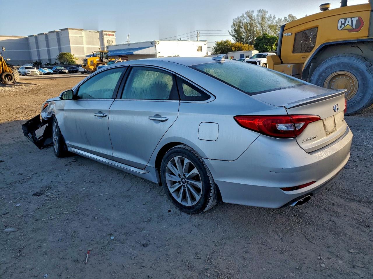 2015 HYUNDAI SONATA SPORT photo 2
