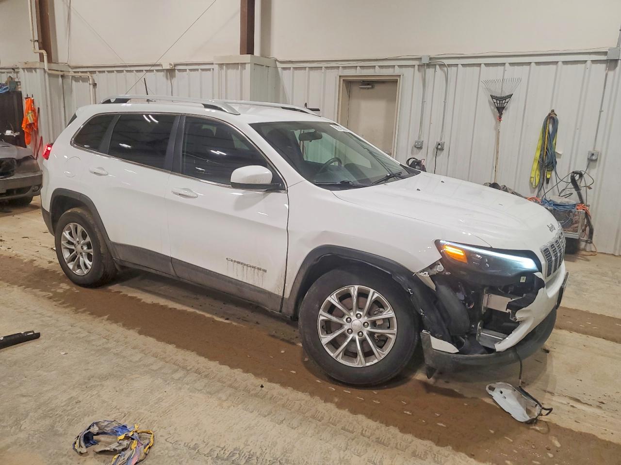 2019 JEEP CHEROKEE LATITUDE photo 4