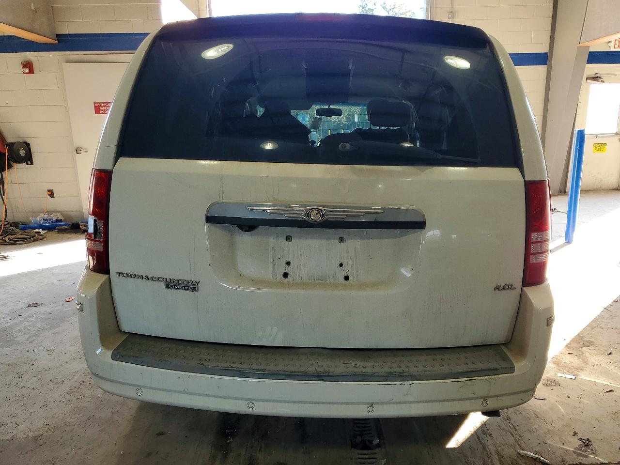 2008 CHRYSLER TOWN & COUNTRY LIMITED photo 6