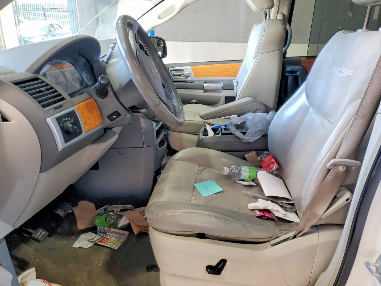 2008 CHRYSLER TOWN & COUNTRY LIMITED photo 7