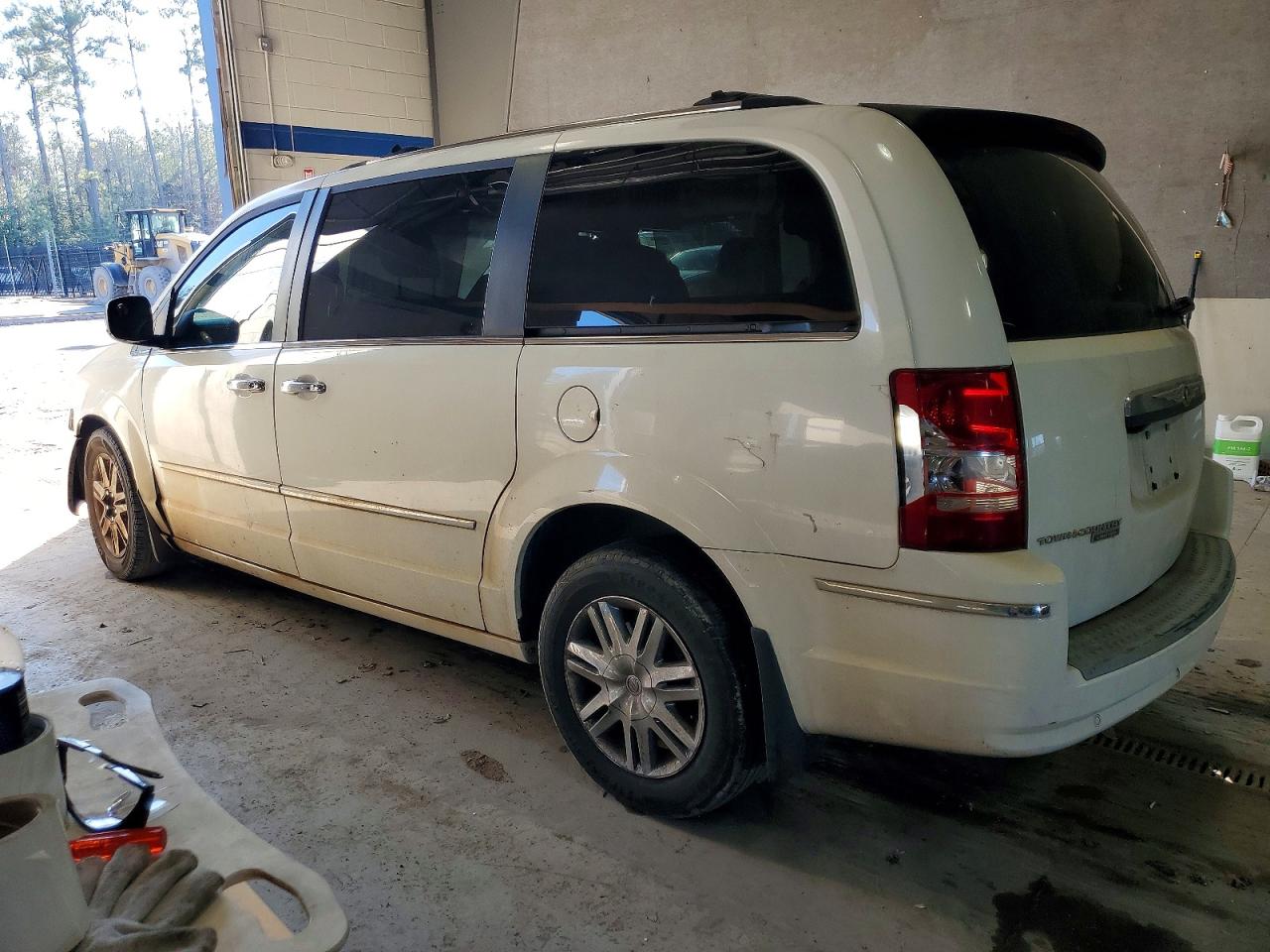 2008 CHRYSLER TOWN & COUNTRY LIMITED photo 2