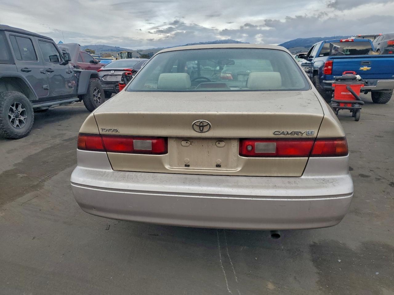 1997 TOYOTA CAMRY LE photo 6