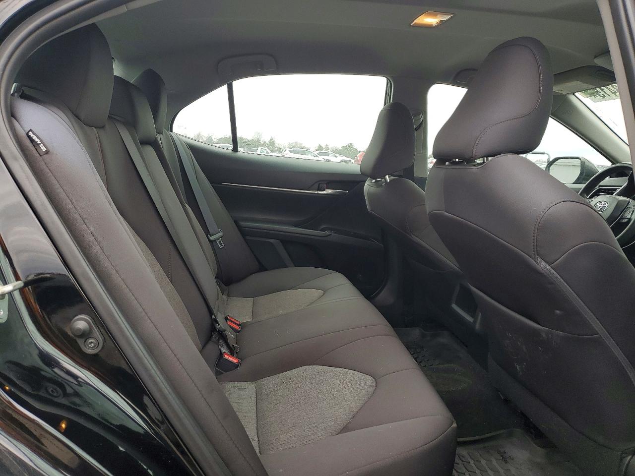 2020 TOYOTA CAMRY LE photo 10