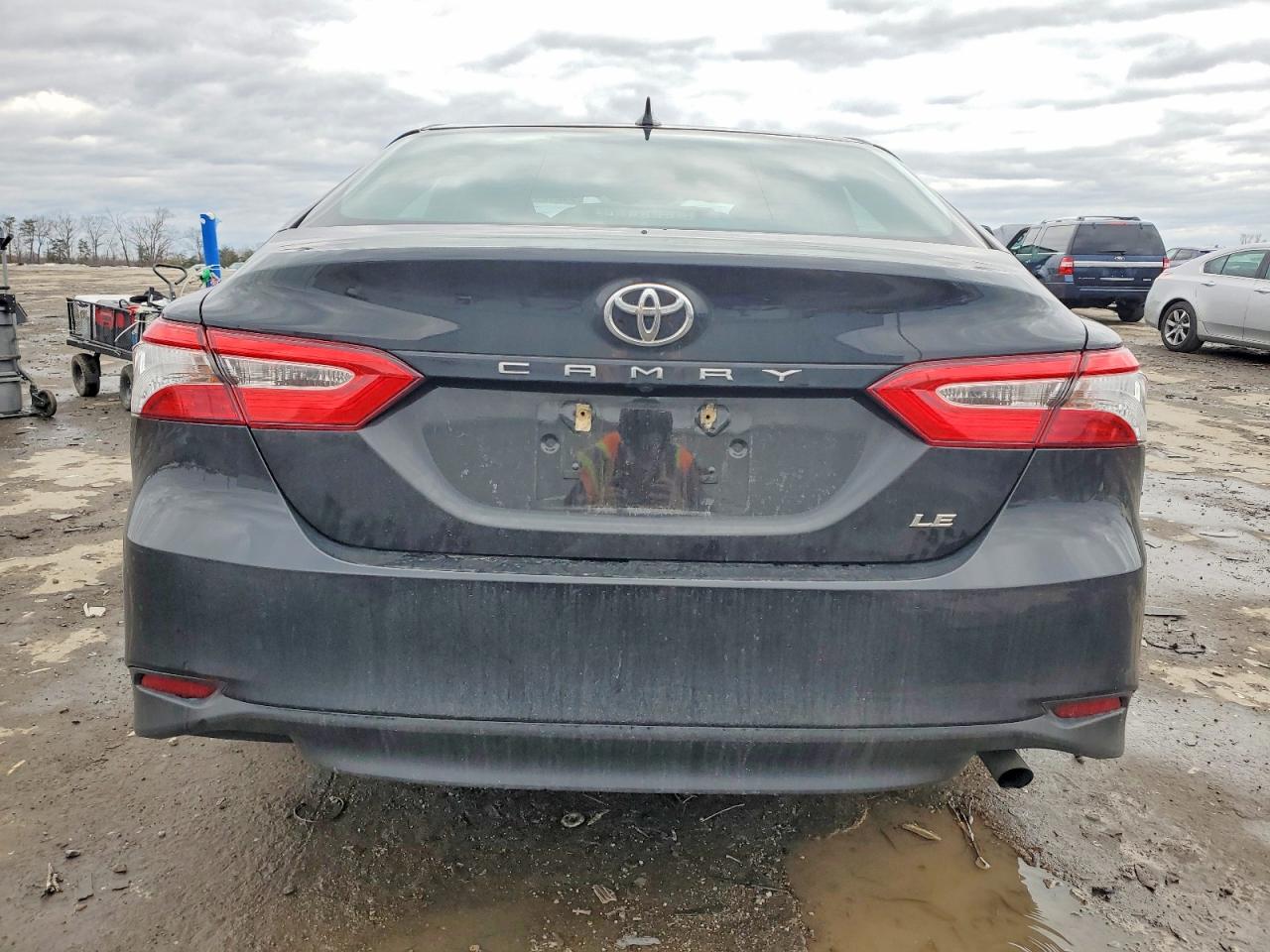 2020 TOYOTA CAMRY LE photo 6