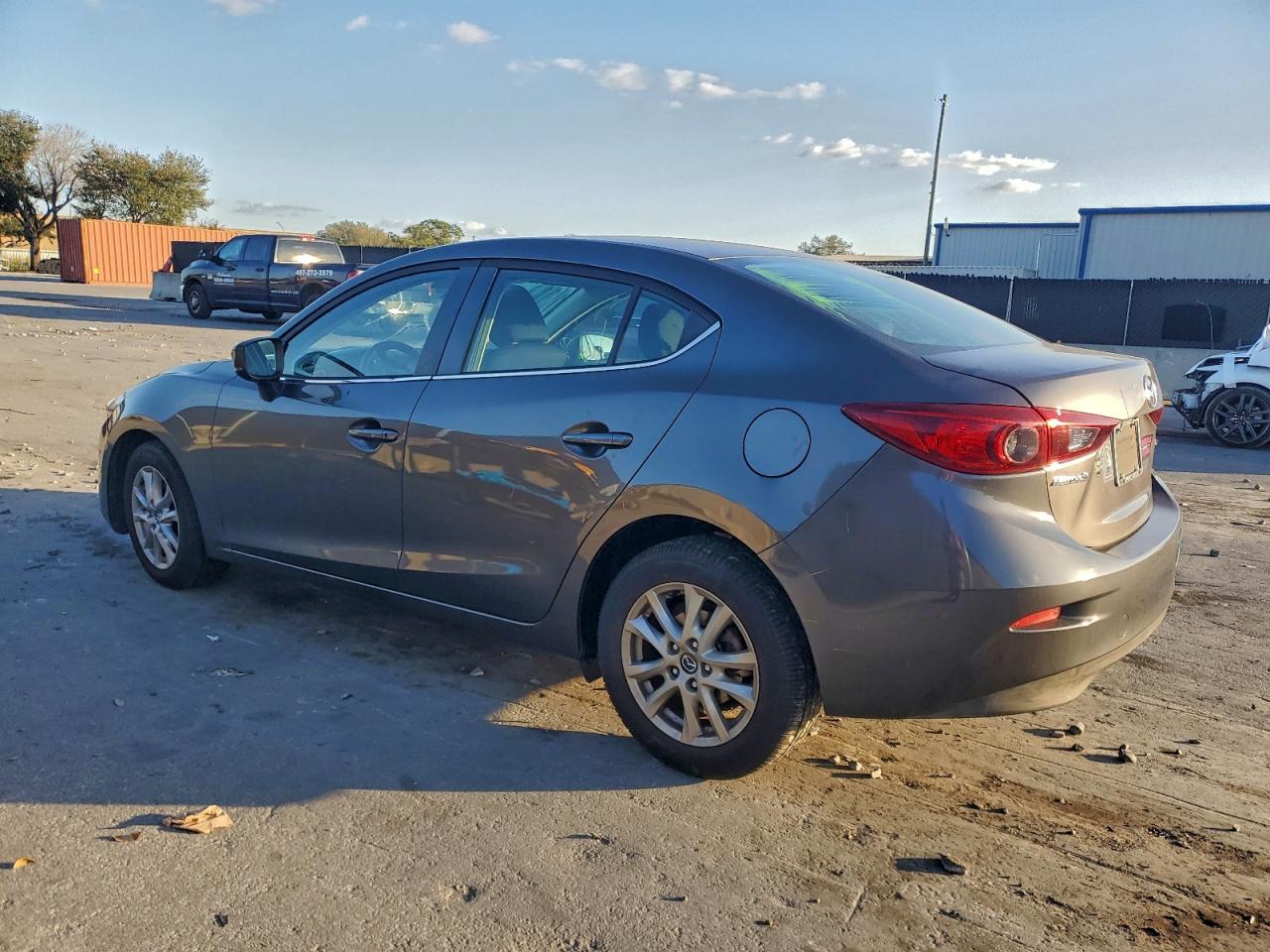 2017 MAZDA 3 SPORT photo 3