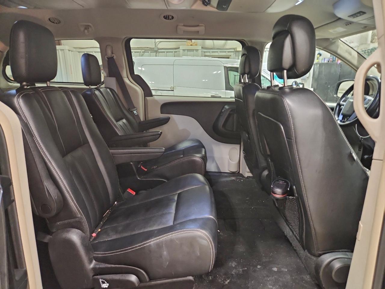 2013 CHRYSLER TOWN & COUNTRY TOURING photo 31