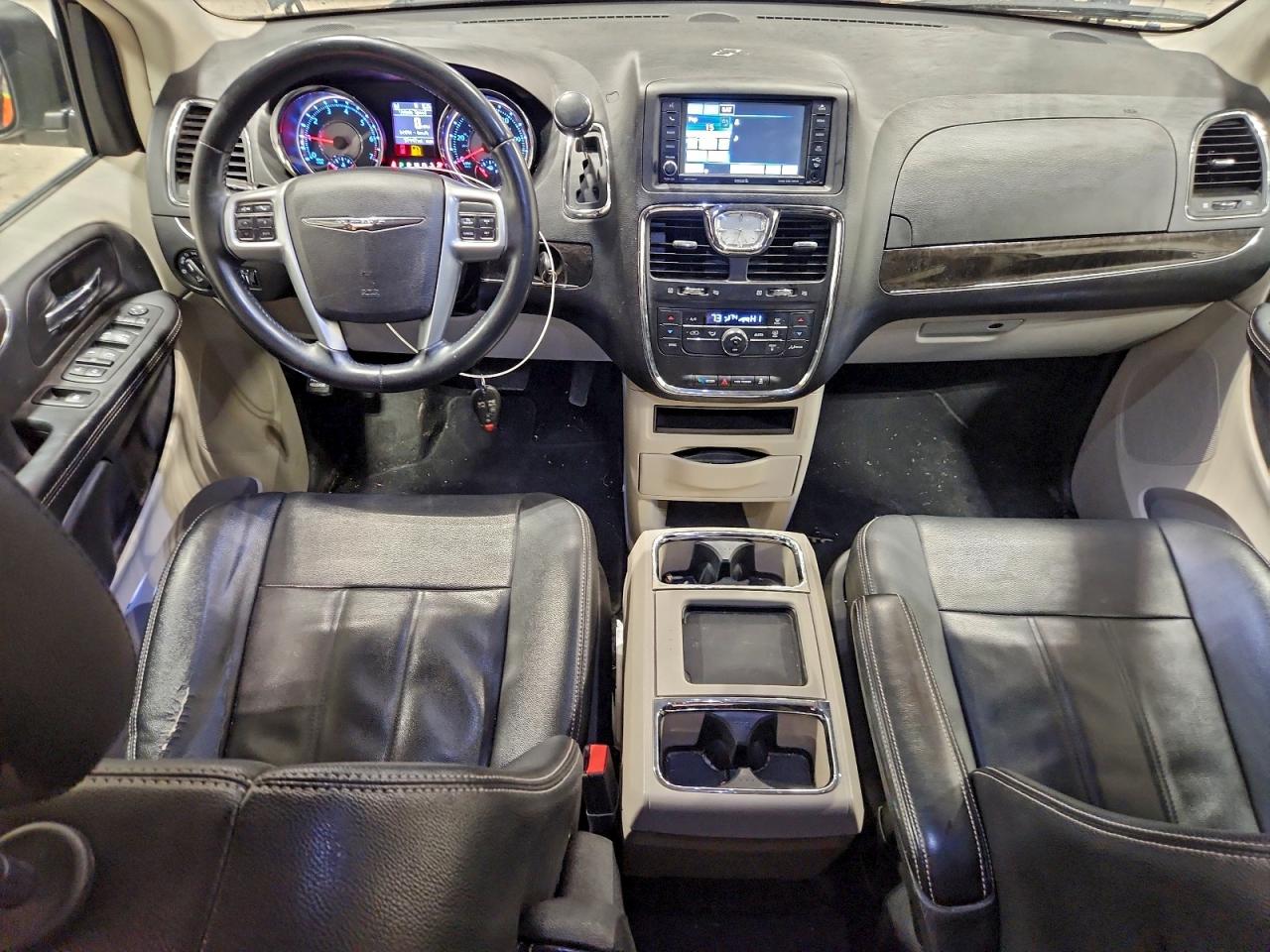 2013 CHRYSLER TOWN & COUNTRY TOURING photo 22