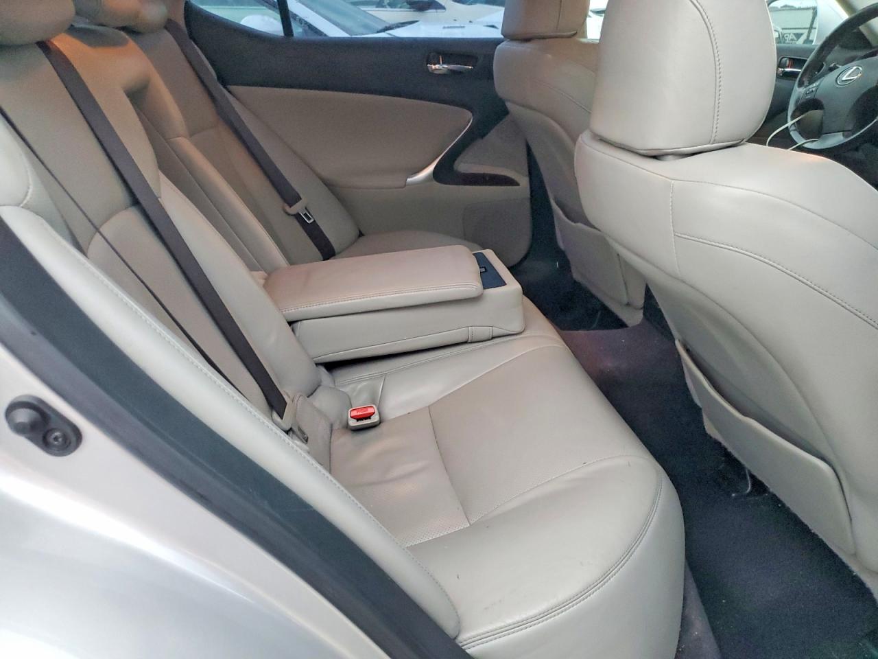 2007 LEXUS IS 250 photo 28