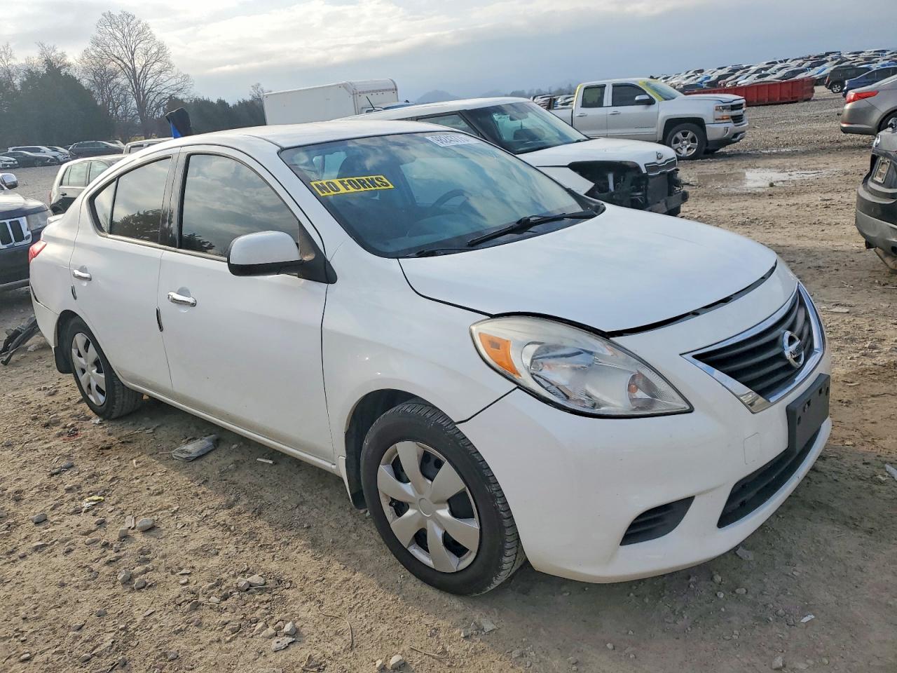 2014 NISSAN VERSA S photo 7