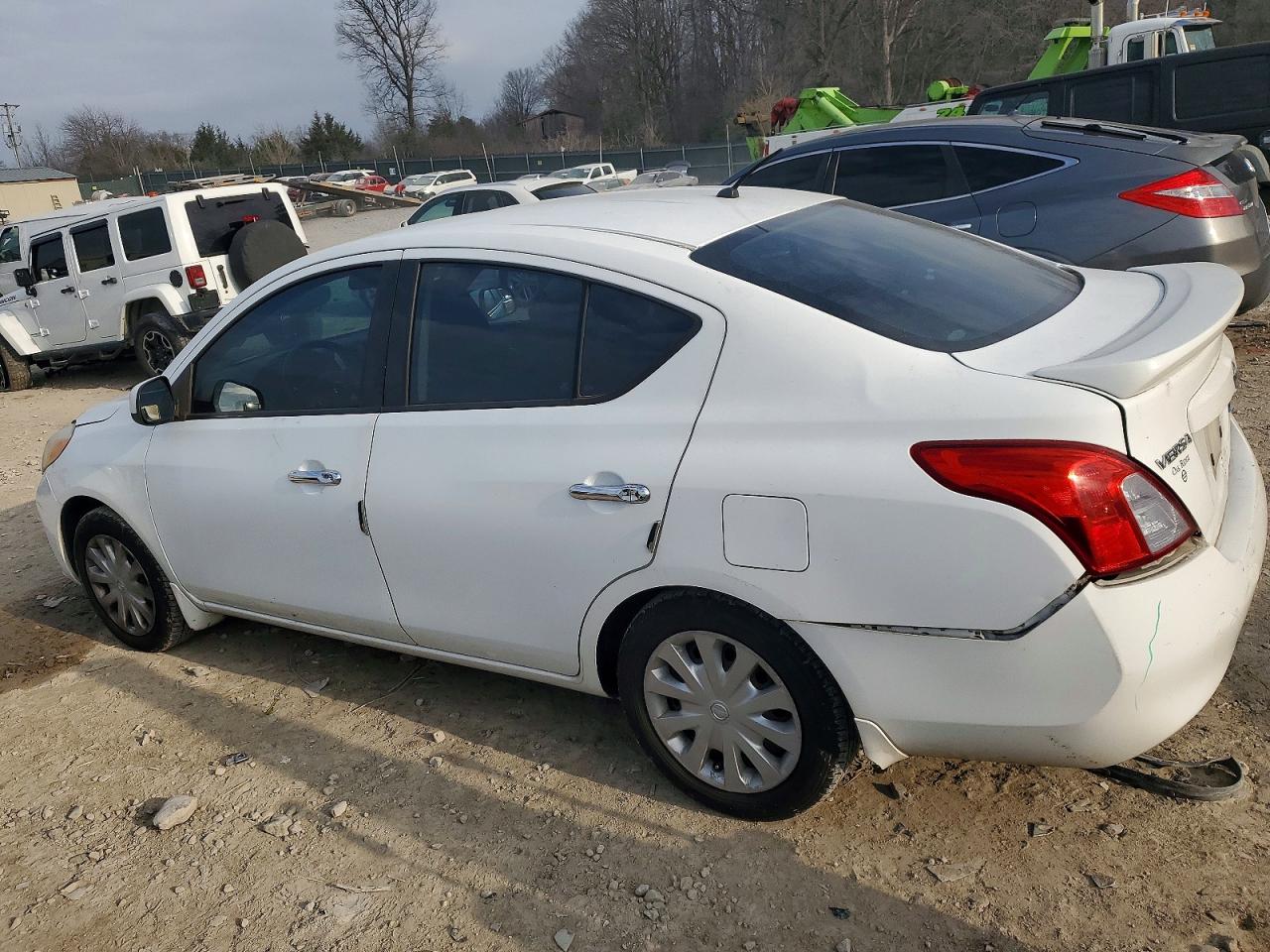 2014 NISSAN VERSA S photo 3