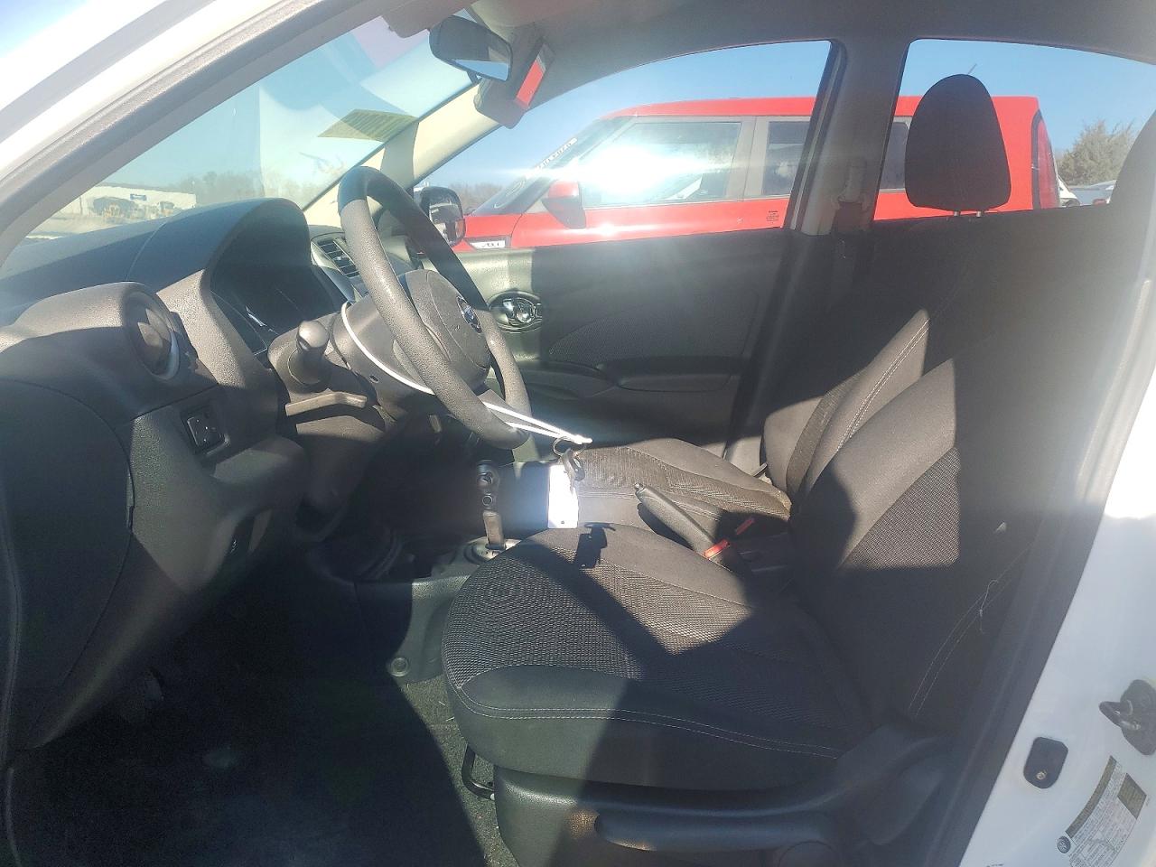 2014 NISSAN VERSA S photo 13
