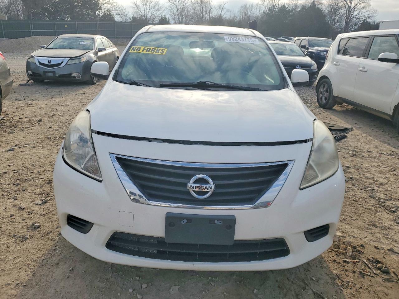 2014 NISSAN VERSA S photo 9