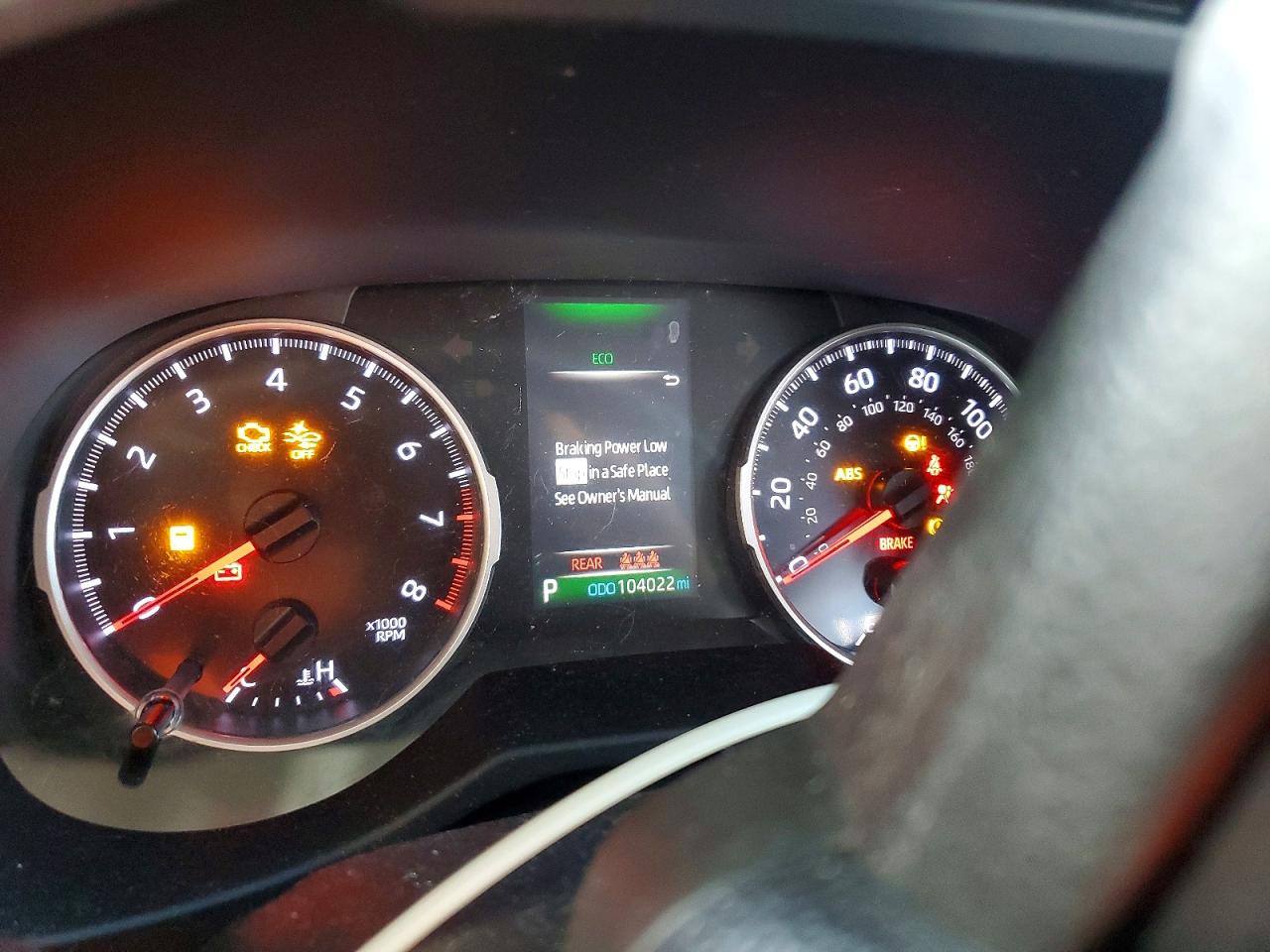 2021 TOYOTA RAV4 LE photo 9