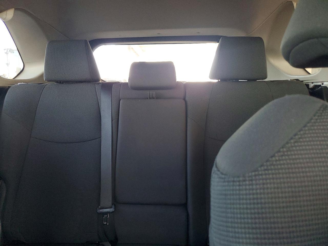 2021 TOYOTA RAV4 LE photo 10