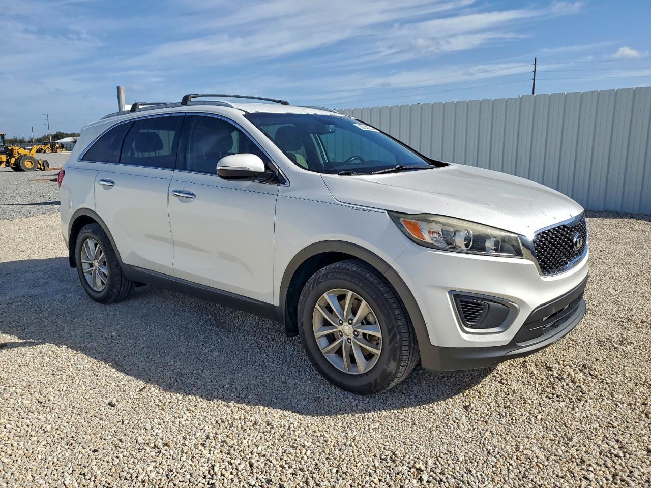 2016 KIA SORENTO LX photo 4