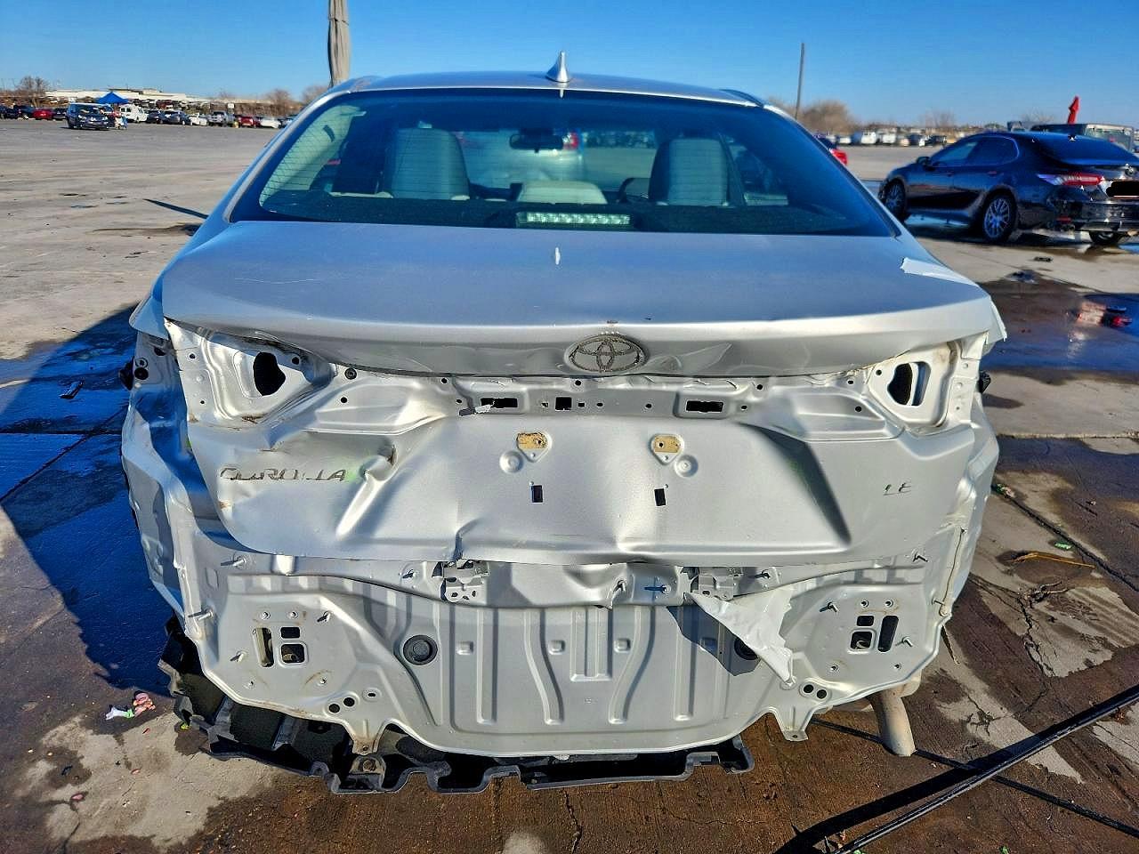 2021 TOYOTA COROLLA LE photo 6