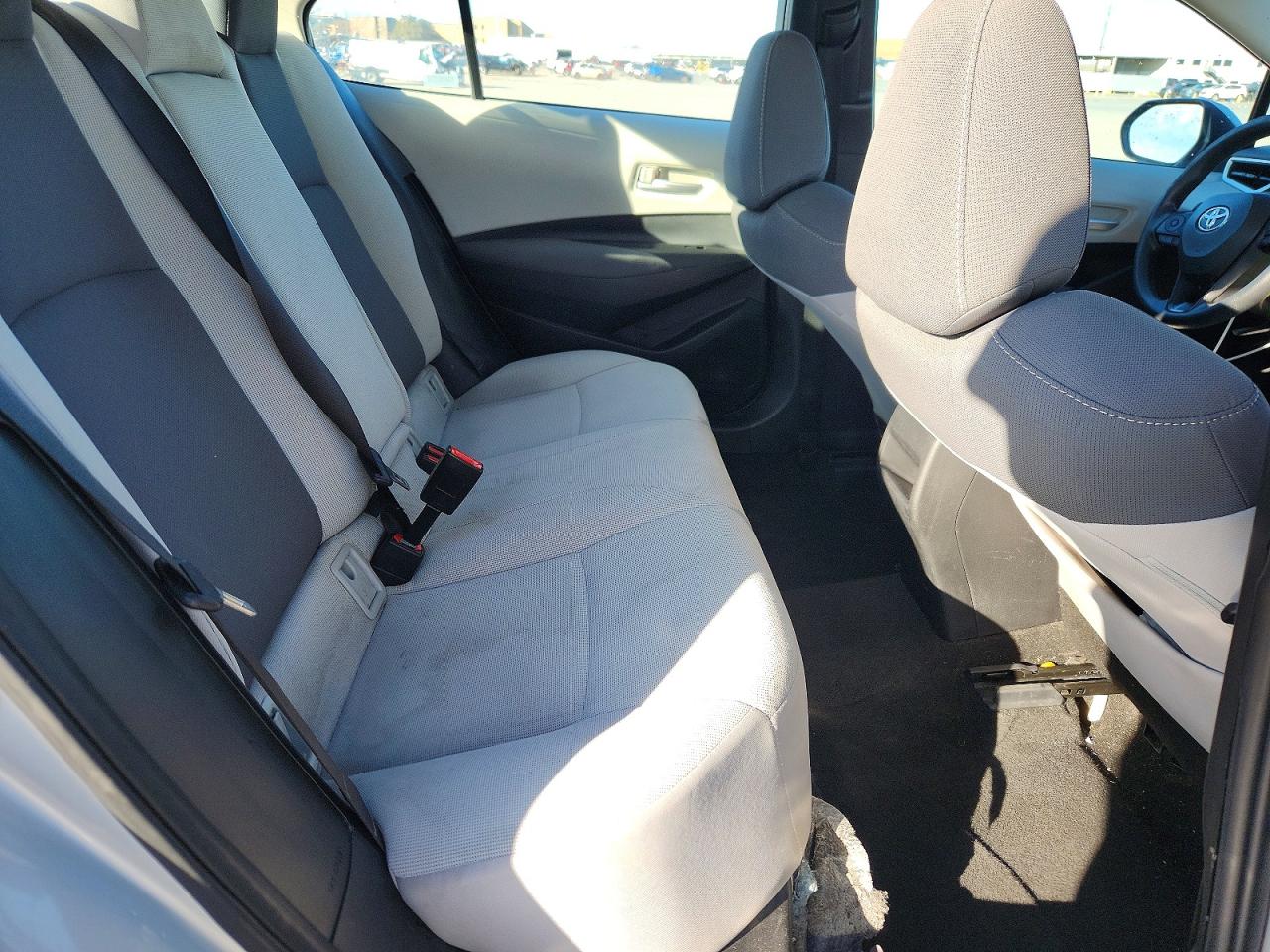 2021 TOYOTA COROLLA LE photo 10