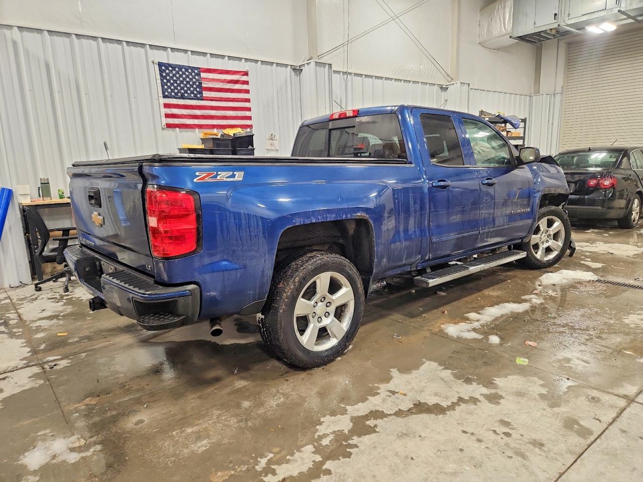 2016 CHEVROLET SILVERADO K1500 LT photo 3